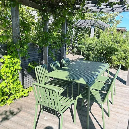 Modern With Big Rooftop Terrace Apartment *